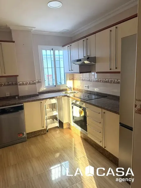 Flat 94 m² in Seville (2/11)
