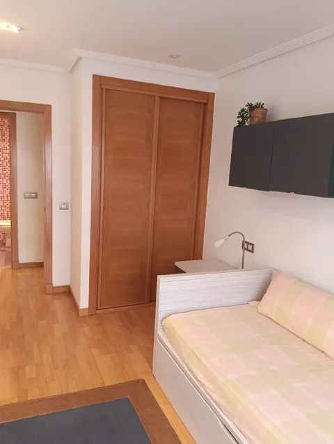 Pis de 81 m² a Oviedo