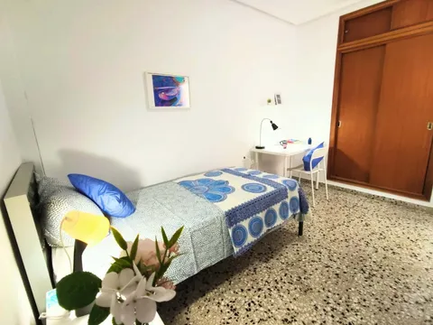 Stanza in affitto, Paterna