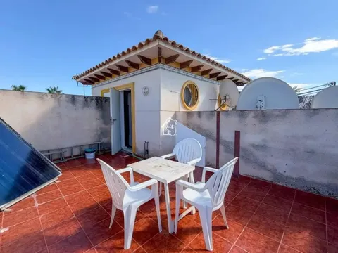 Casa de 100 m² a Oriola