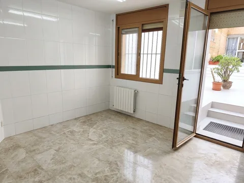 Piso de 134 m² en Cornellà de Llobregat (2/10)