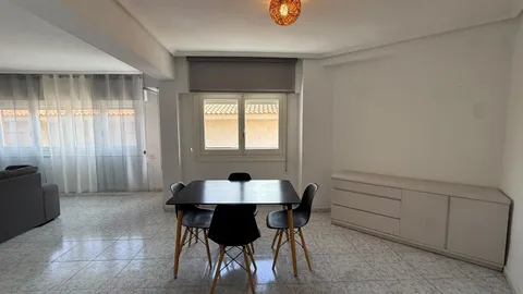 Piso de 80 m² en Sax