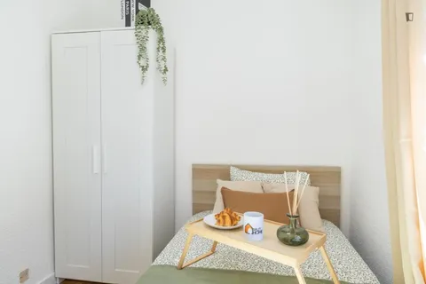 Habitació de lloguer, Parla