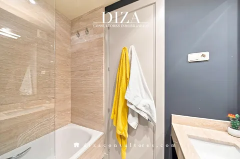 Wohnung 192 m² in Madrid