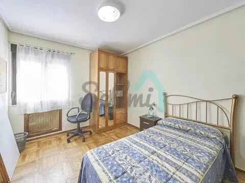 Pis de 82 m² a Oviedo