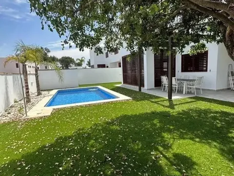 Casa 340 m² a Dos Hermanas