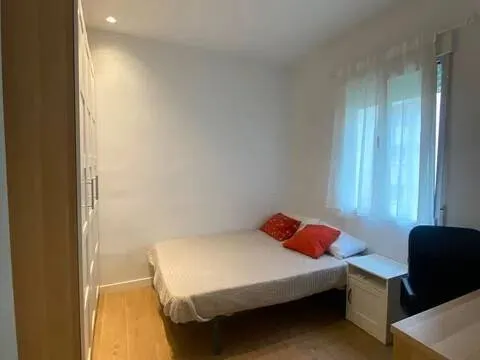 Кімната в оренду, Madrid