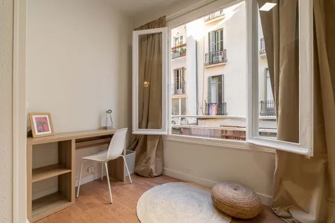Room for rent, Barcelona (4/16)