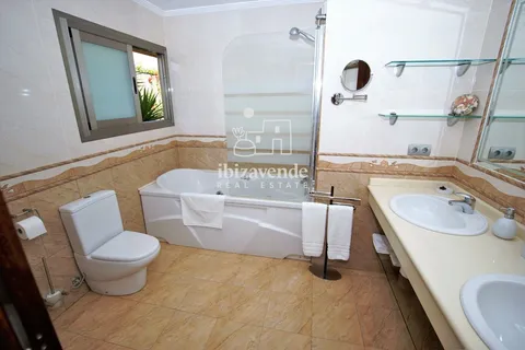 Haus 600 m² in Santa Eulària des Riu