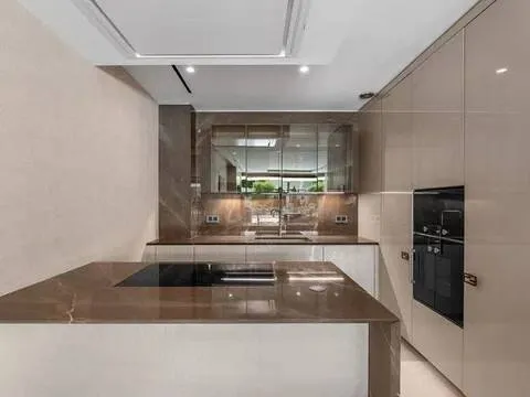Wohnung 290 m² in Marbella