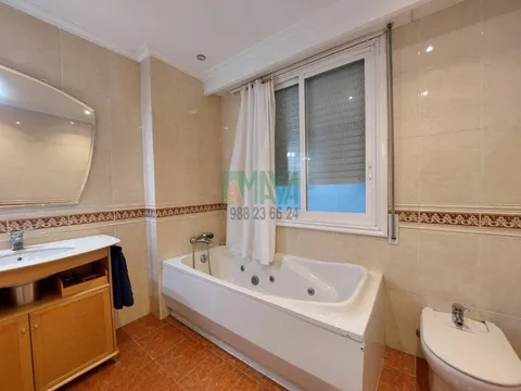 Pis de 98 m² a Ourense