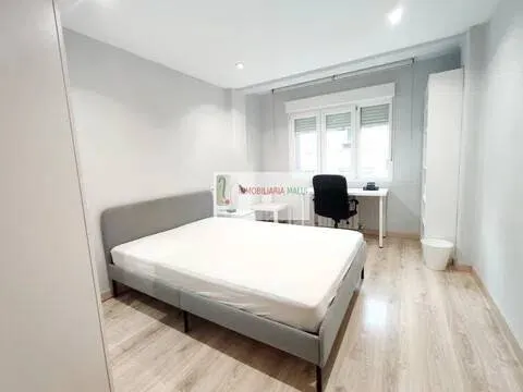 Pis de 80 m² a Oviedo