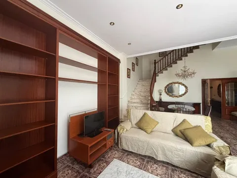 Casa de 236 m² a Rafelbunyol