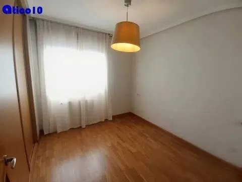 Pis de 92 m² a Oviedo