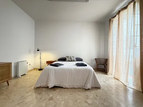 Habitació de lloguer, Maó