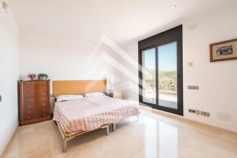 Haus 228 m² in Sant Just Desvern