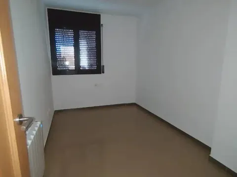 Pis de 75 m² a Sant Guim de Freixenet (2/5)