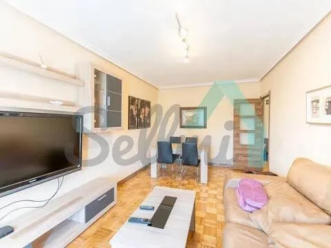 Pis de 95 m² a Oviedo
