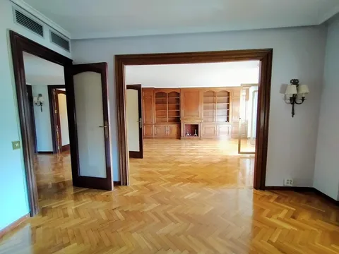 Квартира 186 м² в Сарагосе (4/87)