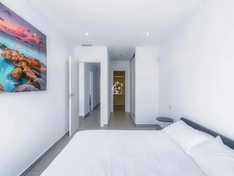 Casa de 400 m² a Los Montesinos