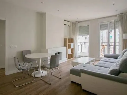 Wohnung 74 m² in Madrid