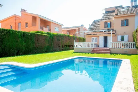 Casa de 239 m² a Paterna