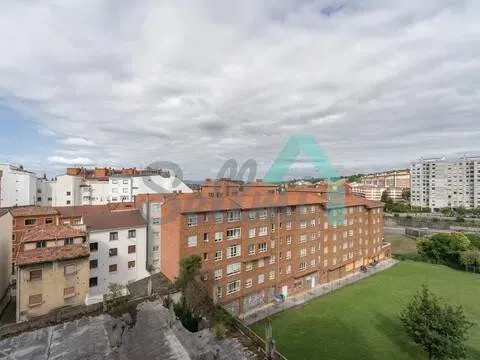 Pis de 104 m² a Oviedo