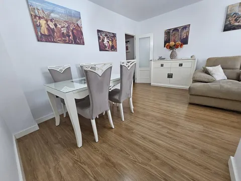 Flat 90 m² in Jerez