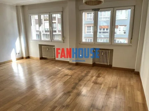 Pis de 94 m² a Gijón