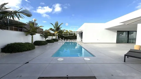Casa de 595 m² a Santa Eulària des Riu (4/99)