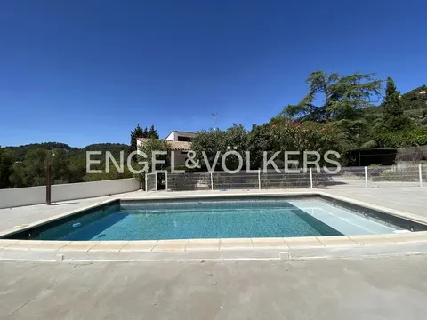 Appartement 380 m² à Nàquera / Náquera