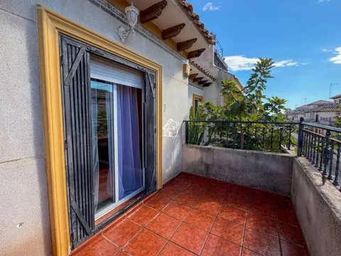 Casa de 100 m² a Oriola