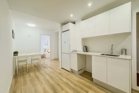 Room for rent, Barcelona (4/10)