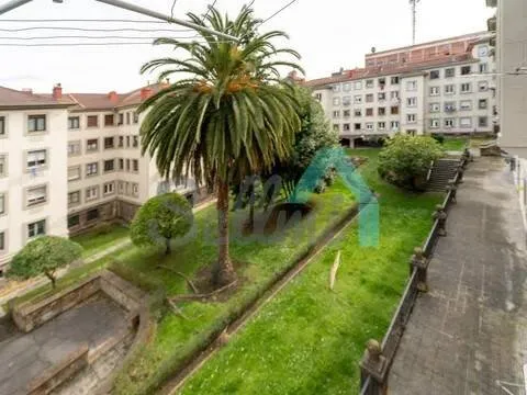 Pis de 80 m² a Oviedo