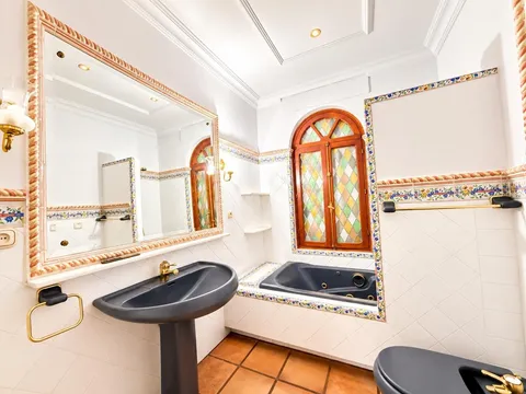 Casa de 1076 m² a Còrdova