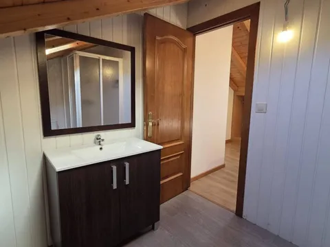 Casa de 180 m² a Teo