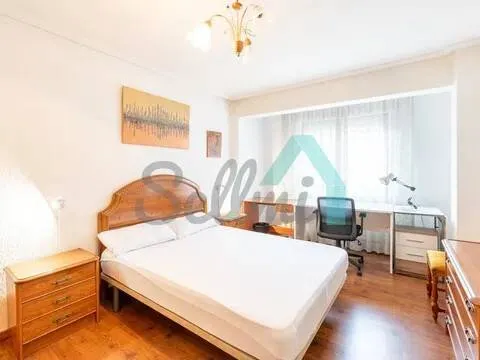 Pis de 127 m² a Oviedo