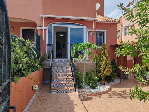 Flat 95 m² in Los Montesinos