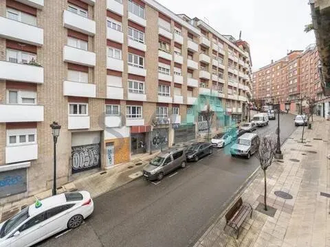 Pis de 60 m² a Oviedo