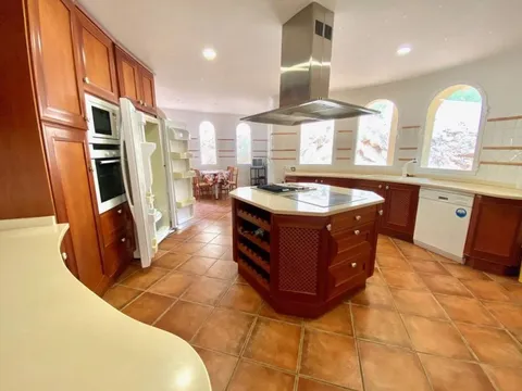 Haus 500 m² in Altea