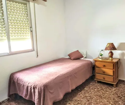 Room for rent, Montcada / Moncada