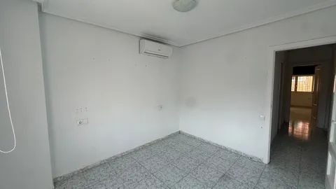 Piso de 80 m² en Sax