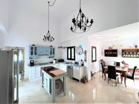 Casa de 400 m² a San Roque