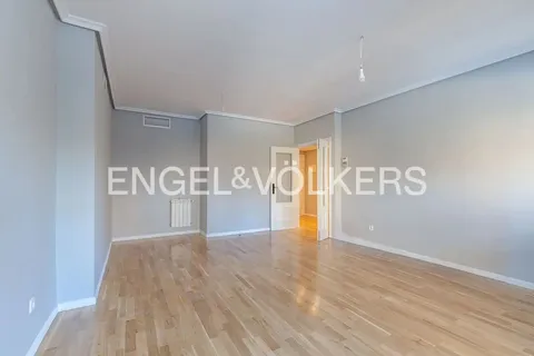 Pis de 180 m² a Pozuelo de Alarcón