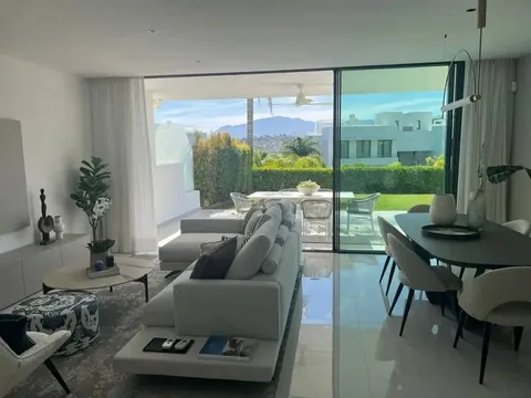 Pis de 206 m² a Estepona