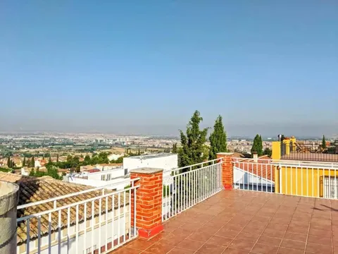 Flat 185 m² in Huétor Vega