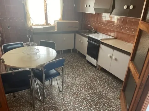 Pis de 4000 m² a Dolores