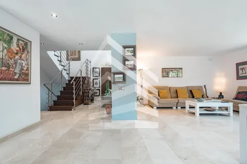 Haus 228 m² in Sant Just Desvern