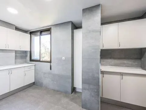 Wohnung 217 m² in Madrid