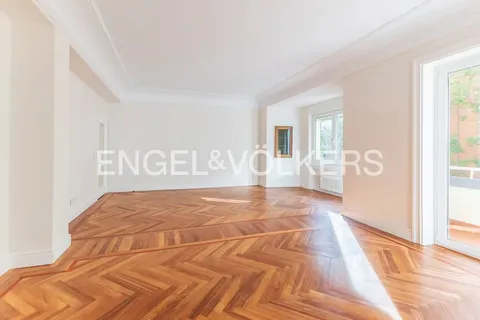 Appartamento 208 m² a Madrid (2/37)